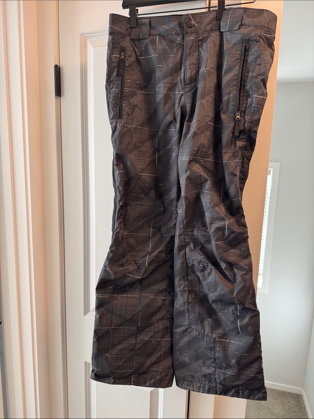 Columbia Black Plaid Cargo Snow Pants